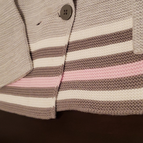 Firsts Impression Play Hooded Sweater - Picture 3 of 9